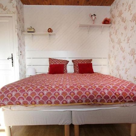 Le Galaveyson Bed & Breakfast Le Grand-Serre ภายนอก รูปภาพ